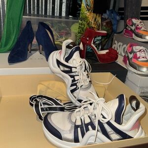 Stylish White, Navy, Pink  Archlight leather trainers Women's Sneakers